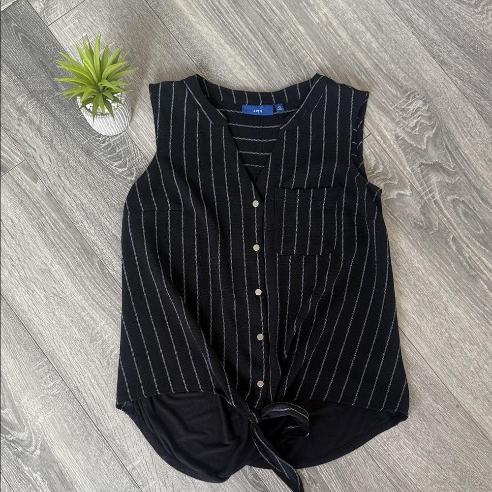 Apt. 9 Black Pinstripe Sleeveless Blouse